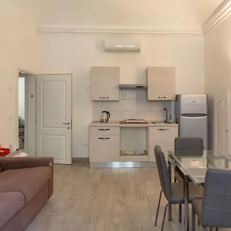 Beautiful Apartment In Quite Area Florenz Exterior foto